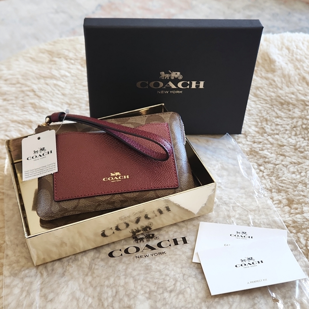 NWT IOB Coach Metallic Cherry Color Block Sig Corner Zip Wristlet 🍒